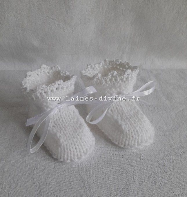 Trousseau Layette Naissance tricoté mains-blanc 