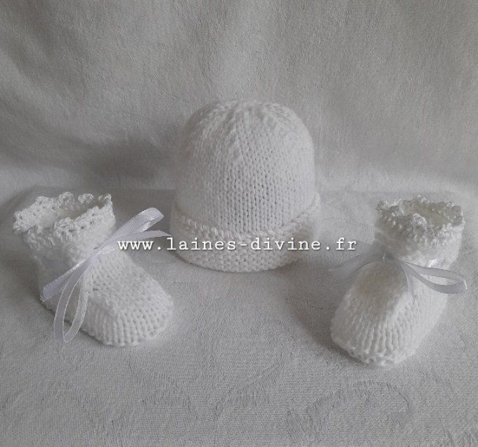 Trousseau Layette Naissance tricoté mains-blanc 