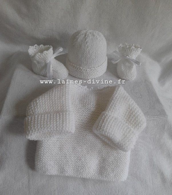 Trousseau Layette Naissance tricoté mains-blanc 