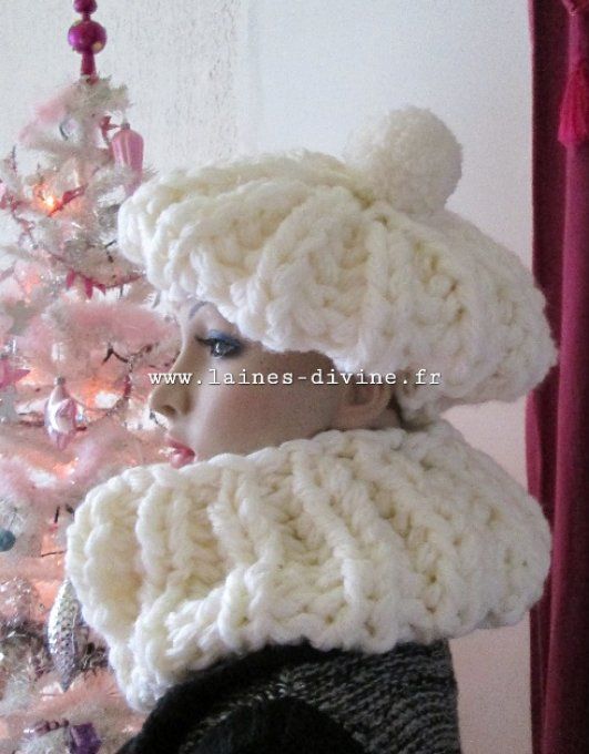 Béret femme en laine  volumineux 100 % laine fait main