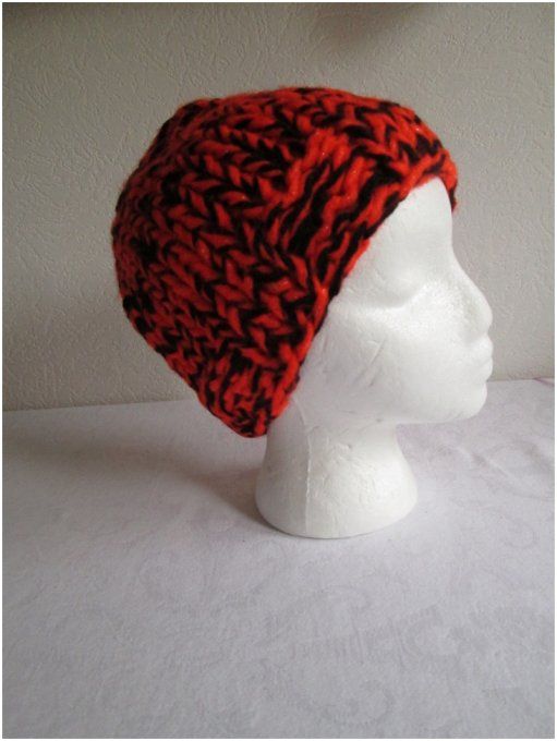 Bonnet de ski pour homme ou femme de couleur Noir et Orange fluo