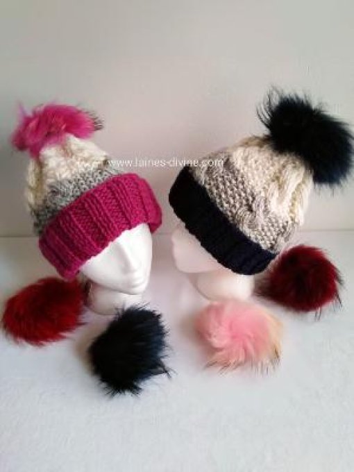 Bonnet en laine irlandais fait main avec revers et pompon fausse fourrure