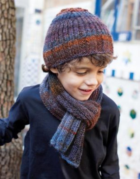 Echarpe enfant fait main en laine et acrylique et son bonnet assortis