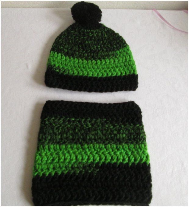 Ensemble Bonnet et son snood assortis en laine aux crochet vert - noir 