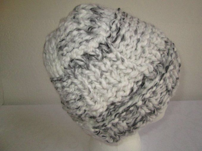 Bonnet homme tricoté main en laine blanc gris 