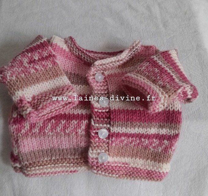 Trousseau Brassière, chausson et son bonnet  rose  