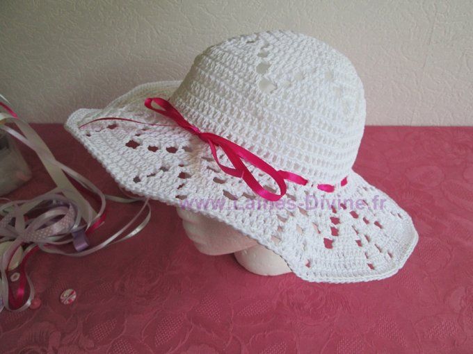 Chapeaux femme aux crochet blanc