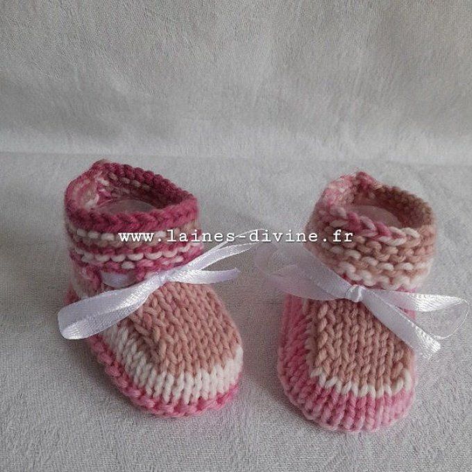 Trousseau Brassière, chausson et son bonnet  rose  