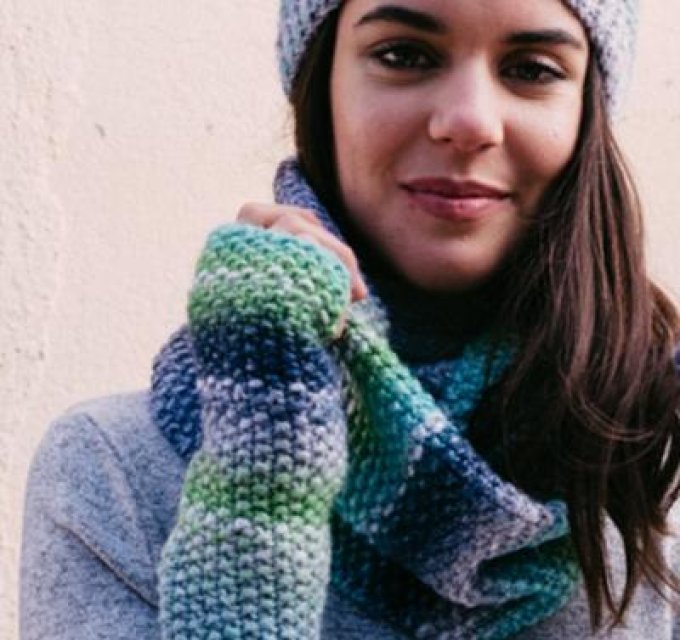 Snood femme fait main en laine aux couleurs multiples