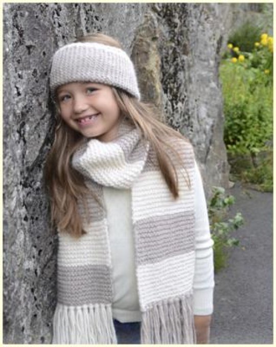 Echarpe enfant tricoté en laine sur-mesure "Nora "