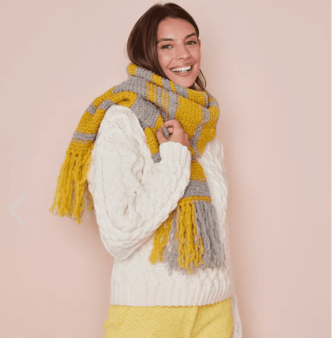 Echarpe femme tricoté en laine  et ses franges " Lyly "