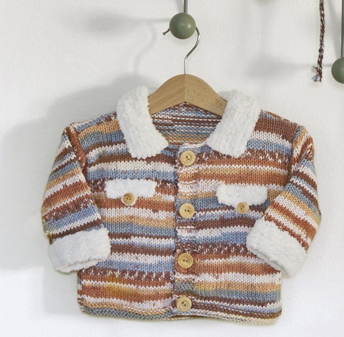 Gilet bébé tricoter à la main en laine acrylique