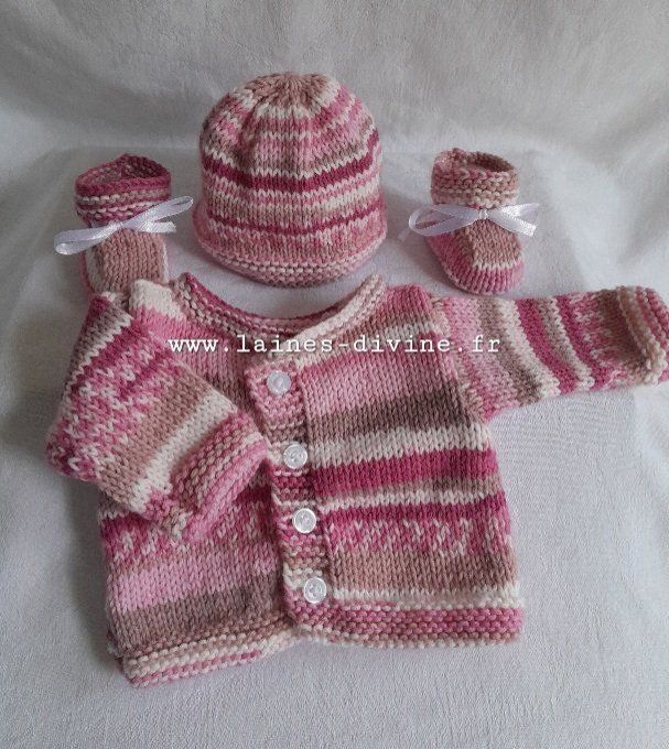 Trousseau Brassière, chausson et son bonnet  rose  