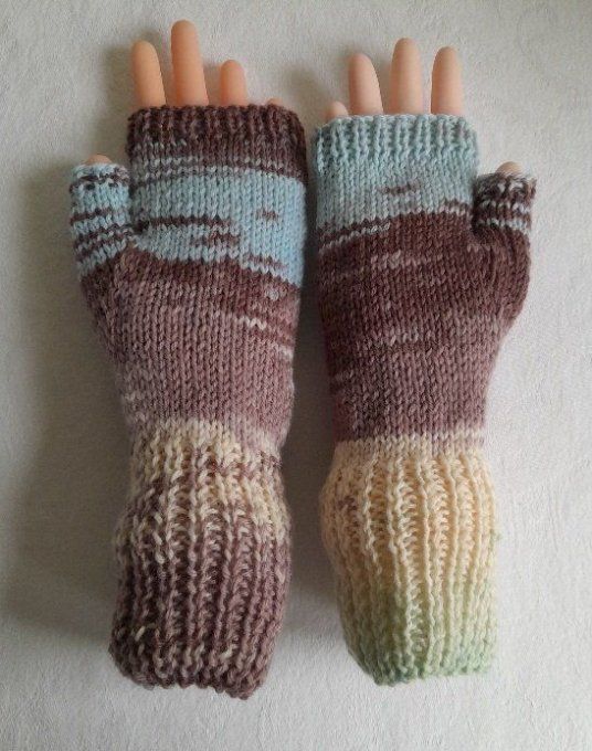 Mitaines femme en laine mérinos tricoté à la main  
