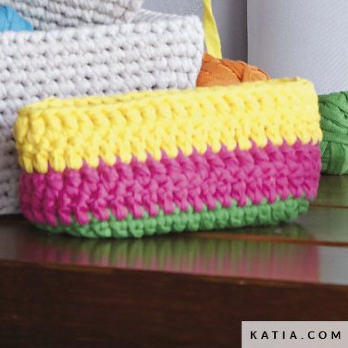 Pelote BIG RIBBON Katia 18 jaune