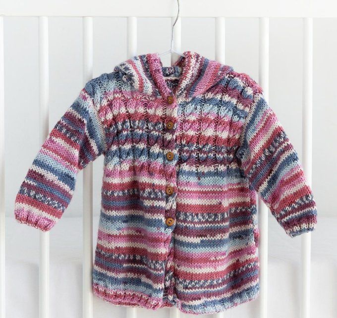 Gilet à capuche pour bébé tricoter à la main en laine