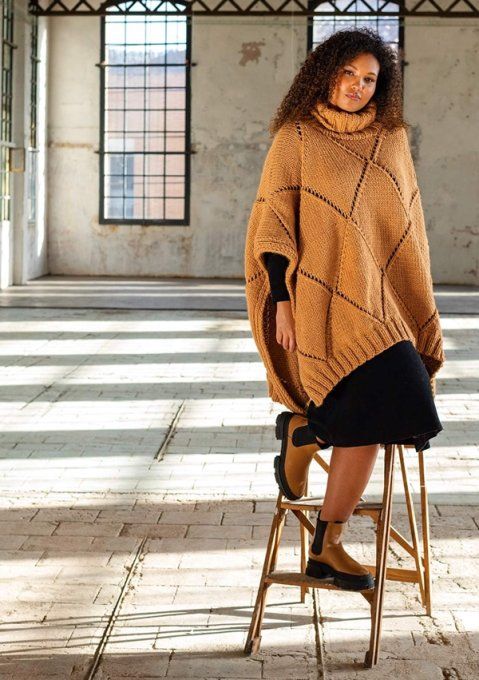 Poncho femme tricoté sur-mesure et son col roulé " Marianne "