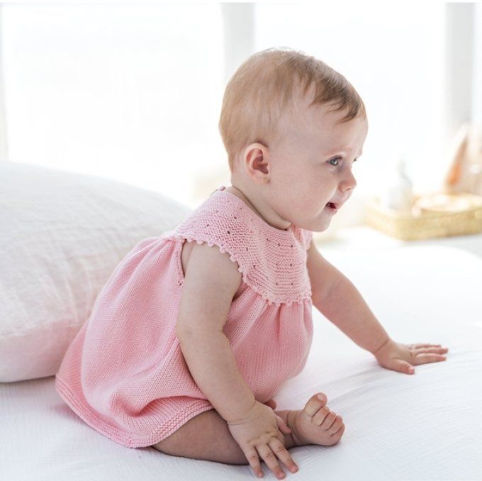 Robe bébé tricoté à la main et sa culotte 100 % coton