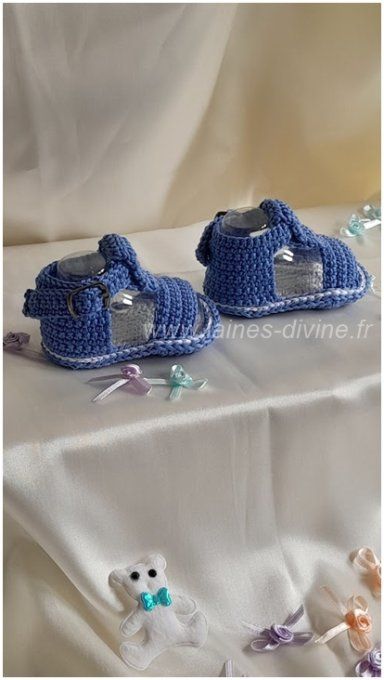 Sandales bébé " fait main" au crochet 100 % coton bleu