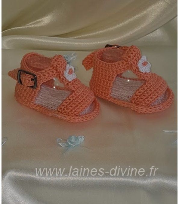 Sandales bébé " fait main" au crochet orange